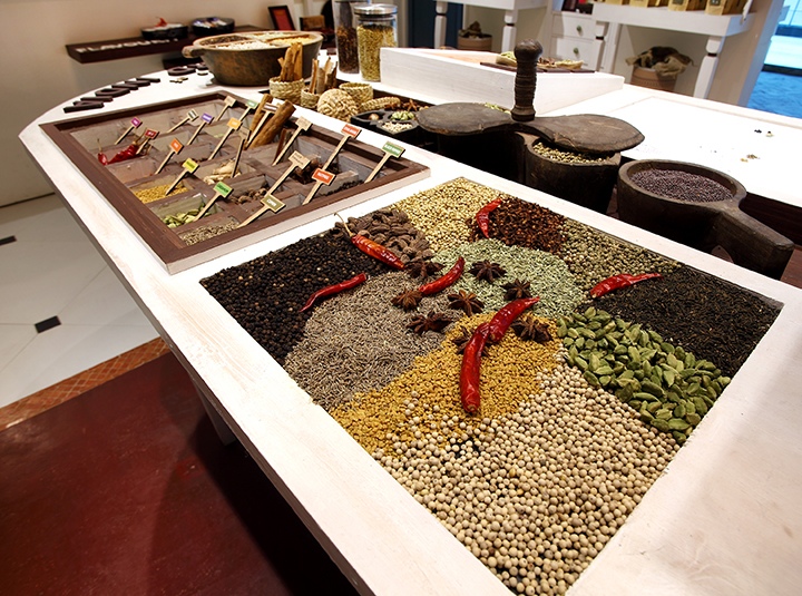 Роскошная лавка со специями Spices India от Four Dimensions Retail Design, Индия