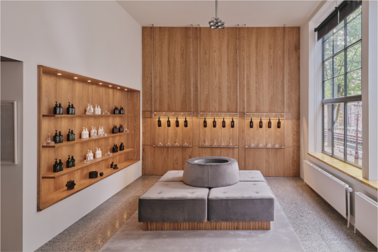 Бутик парфюмерии 1.3.5_c в Амстердаме