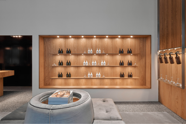 Бутик парфюмерии 1.3.5_c в Амстердаме