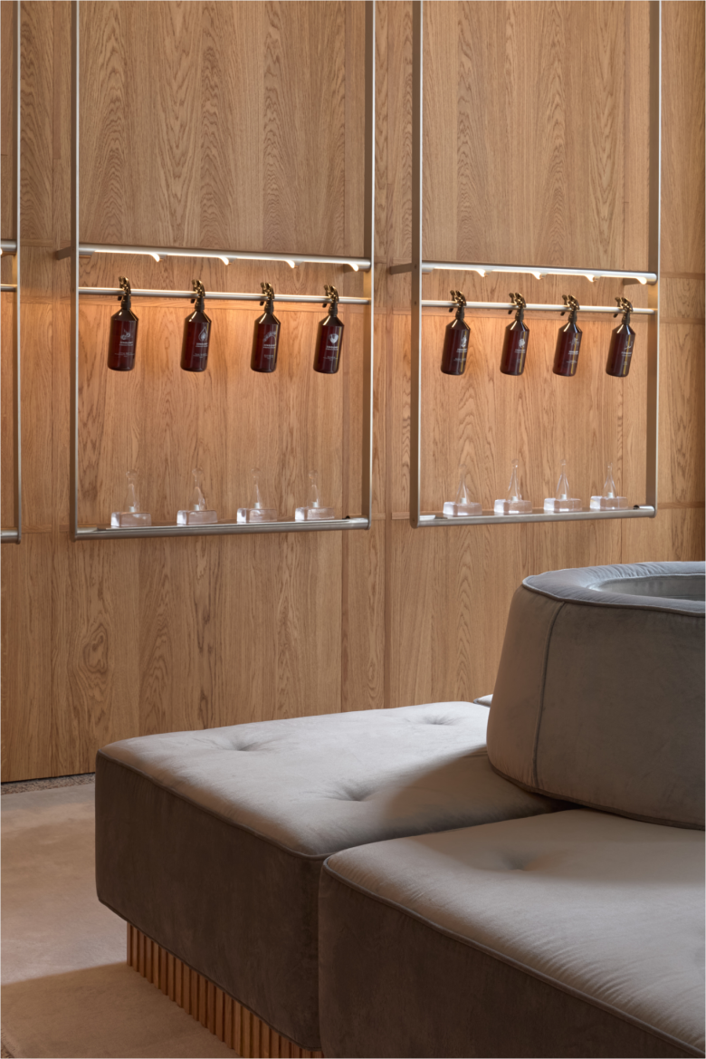 Бутик парфюмерии 1.3.5_c в Амстердаме