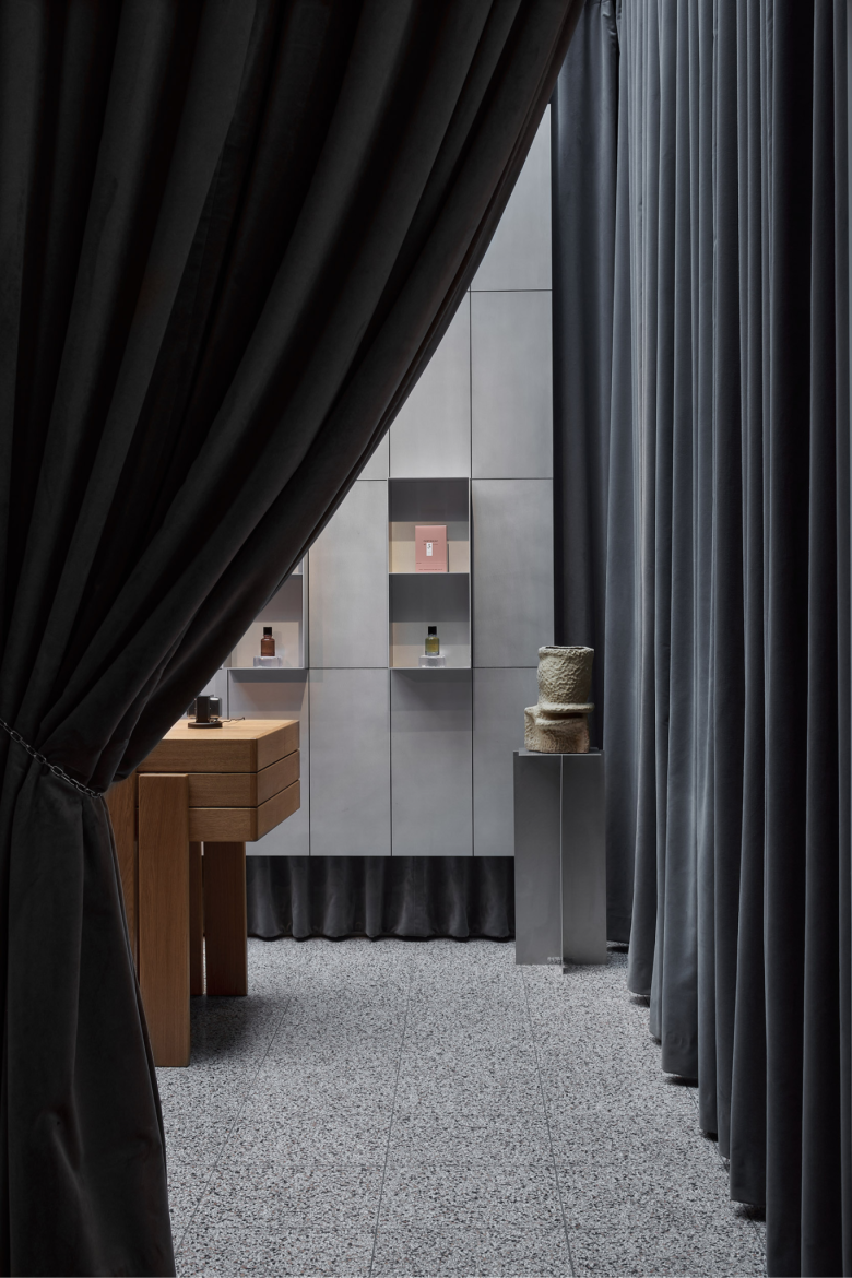 Бутик парфюмерии 1.3.5_c в Амстердаме