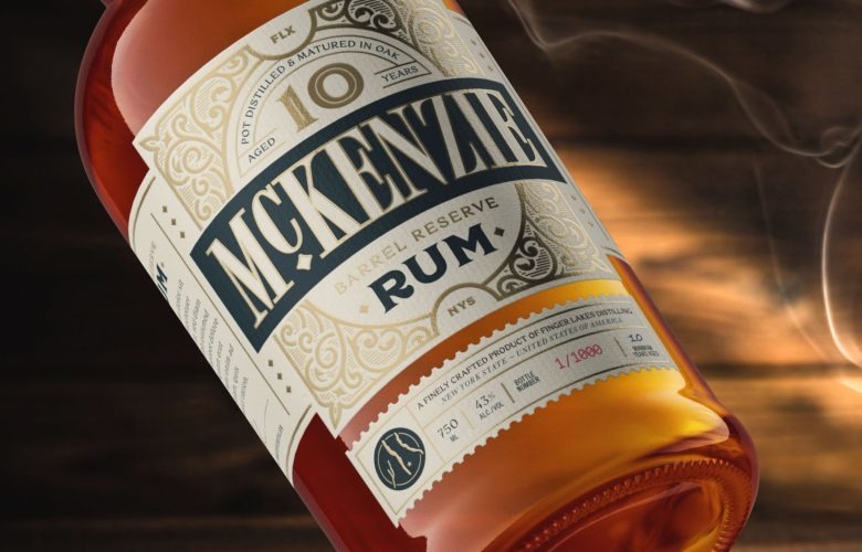 Этикетка вблизи McKenzie 10-Year Barrel Reserve Rum