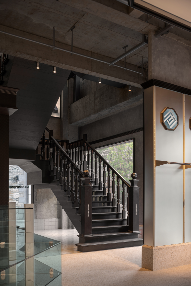 Деревянная лестница MASONPRINCE store