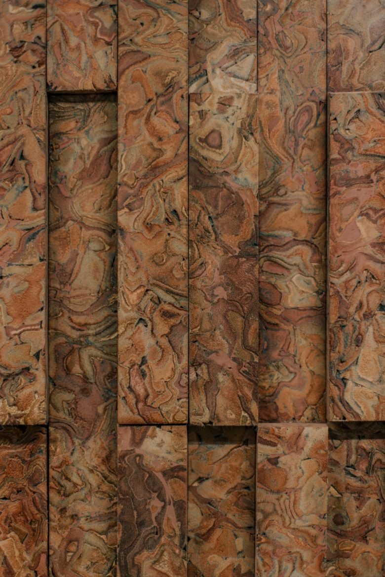 Фактура декоративной стены крупным планом Polène store