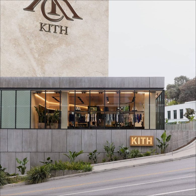 Фасад бутика KITH
