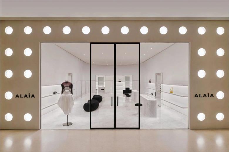 Фасад магазина ALAÏA