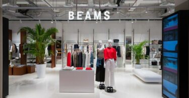 Фасад магазина BEAMS