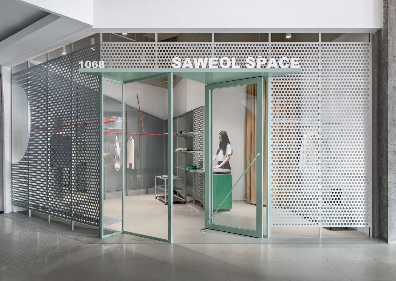Фасад магазина SAWEOL SPACE