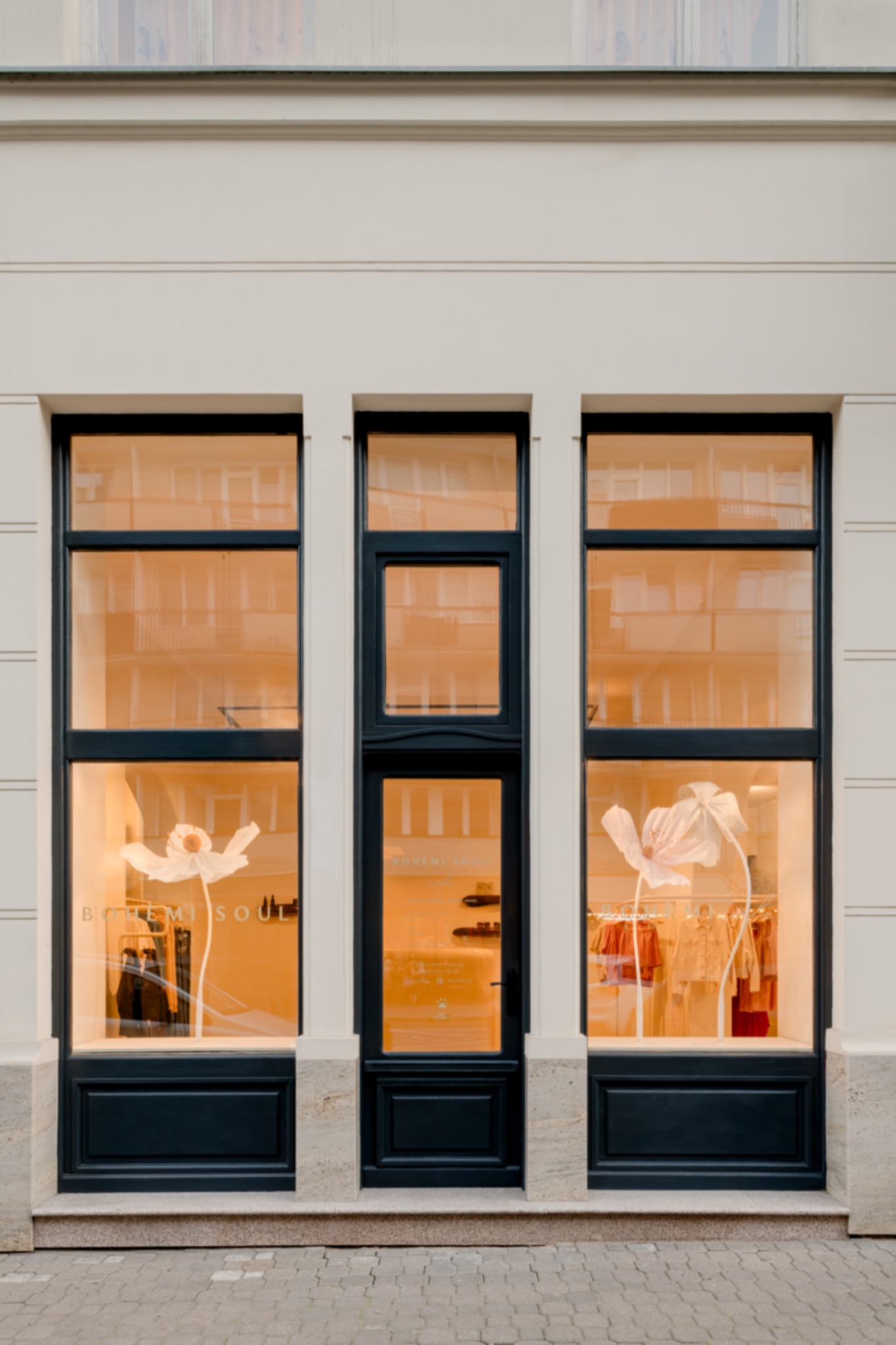 Фасад магазина с витринами Bohèmi Soul store