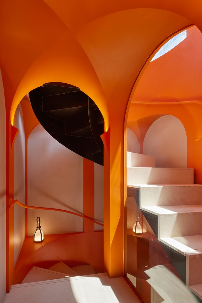 Фигурная лестница Yongsan Francoreen HQ