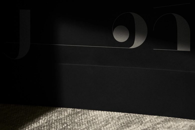 Фирменный стиль Dahr черная обложка с тиснением логотипа