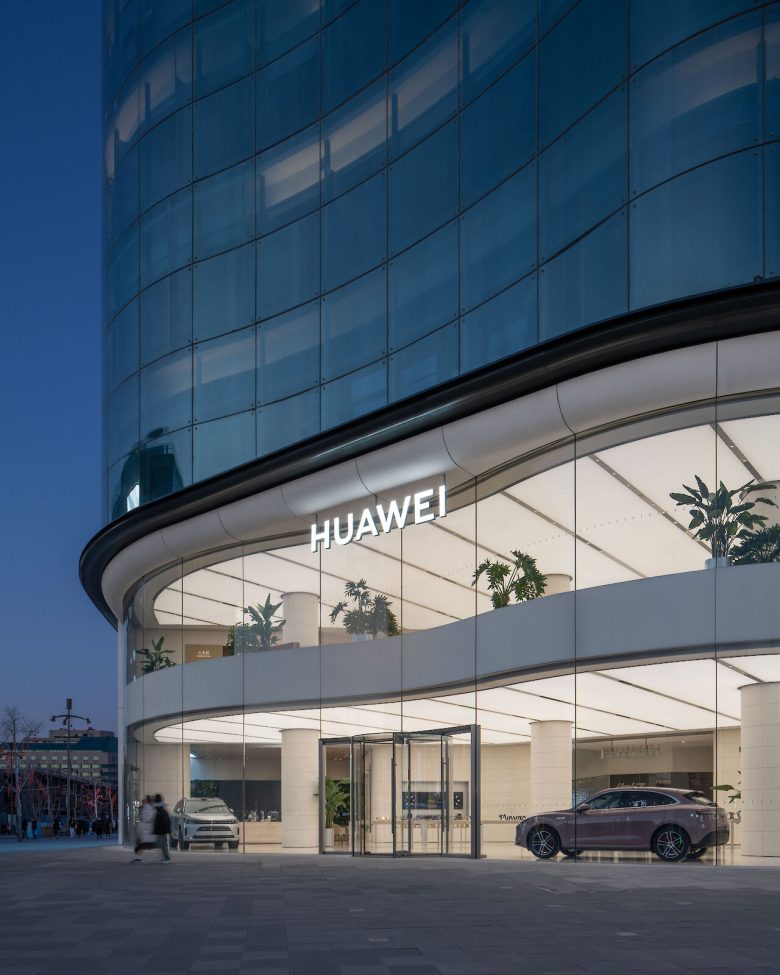 Флагманский магазин Huawei от Superimpose Architecture