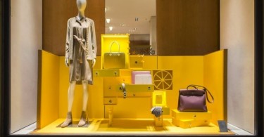Интерьер оформление витрины в магазине Hermès