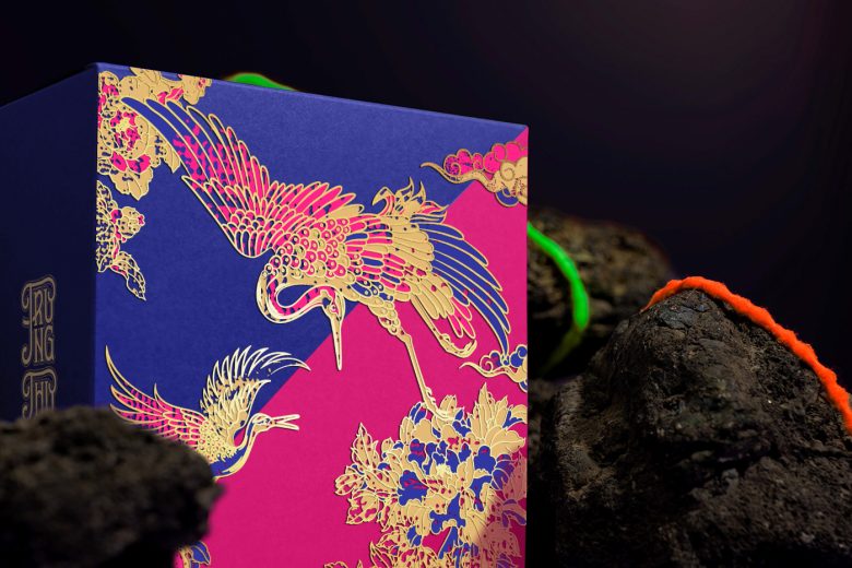 Коробка лунных пряников розовая с журавлями Tu Binh Mooncakes