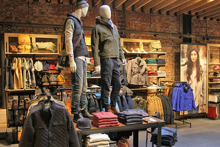 Интерьер-проект магазина одежды: оригинальное оформление витрины бутика Timberland в Филадельфии