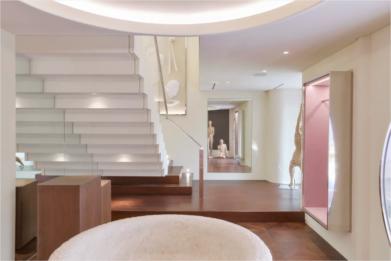 Флагманский магазин Marine Serre в Сеуле