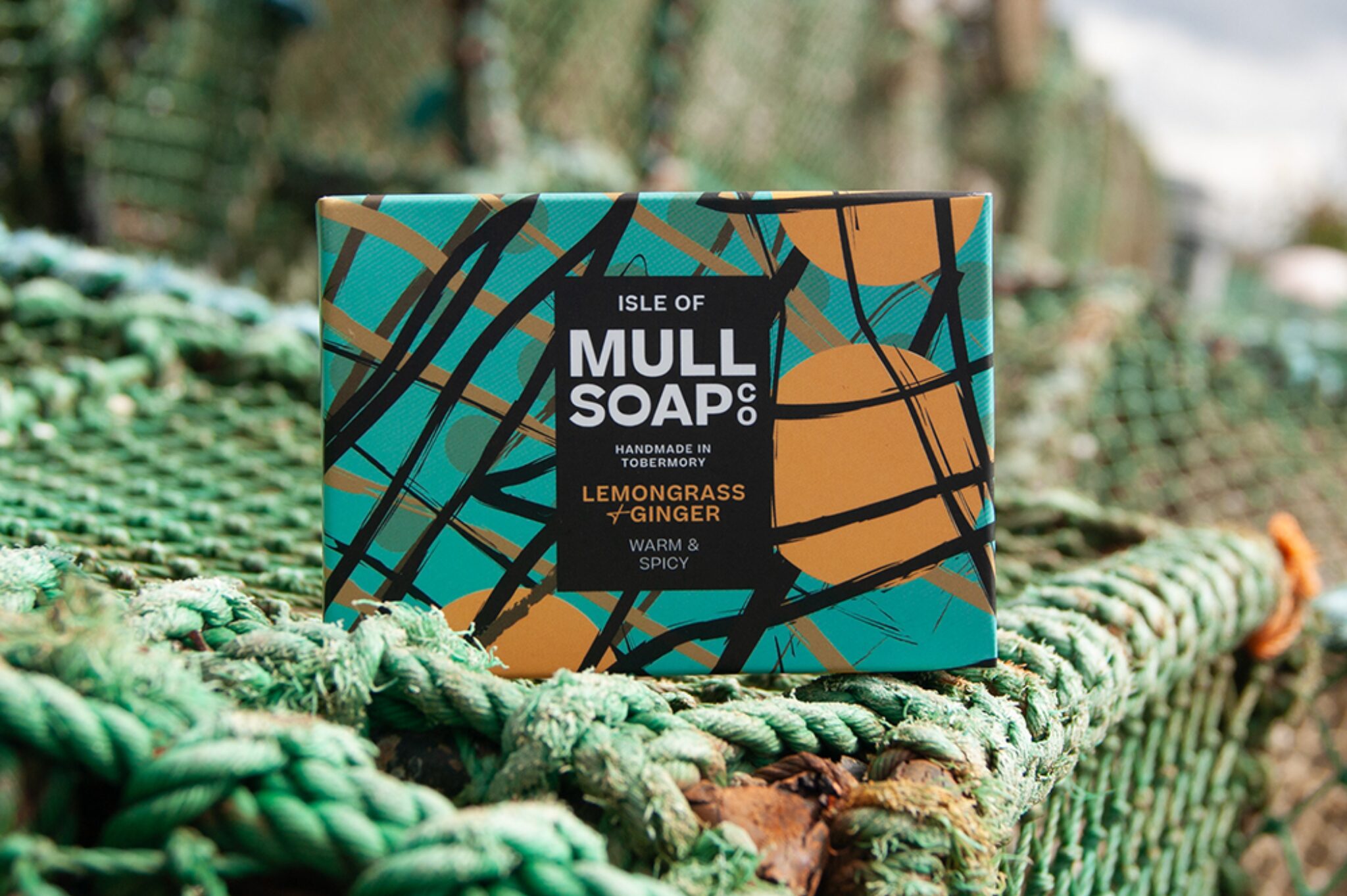 Мыло на рыболовной сети крупным планом Isle Of Mull Soap