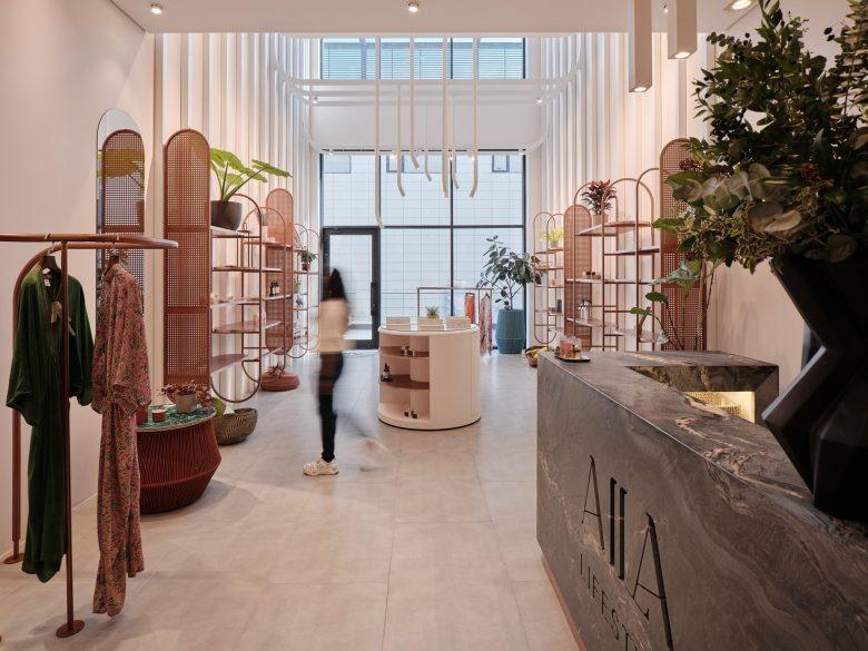 Общий вид торгового зала магазина Aila Lifestyle