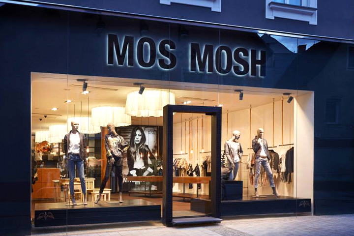 Внешний вид бутика женской одежды марки Mos Mosh в Вельсе