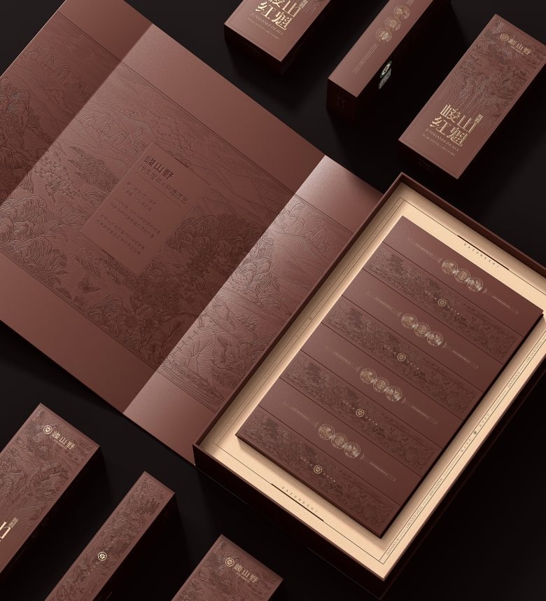 Открытая коробка чая с внутренним оформлением и наборами Junshanye x Gugo Brand
