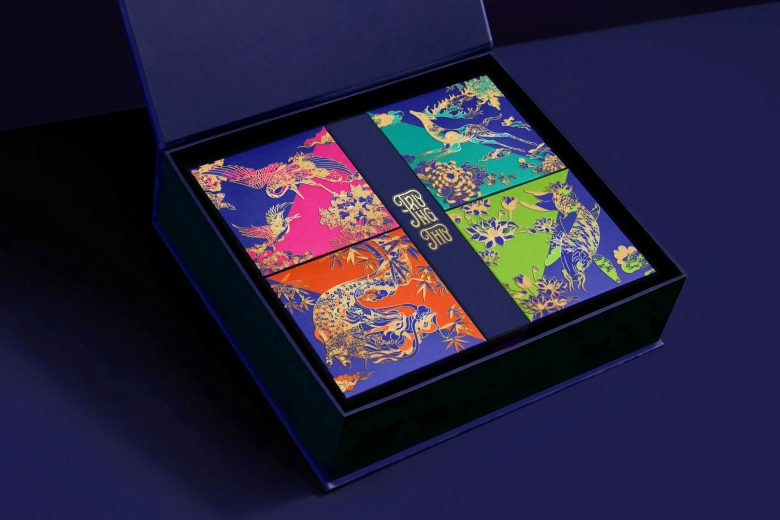 Открытая подарочная коробка лунных пряников четыре упаковки Tu Binh Mooncakes