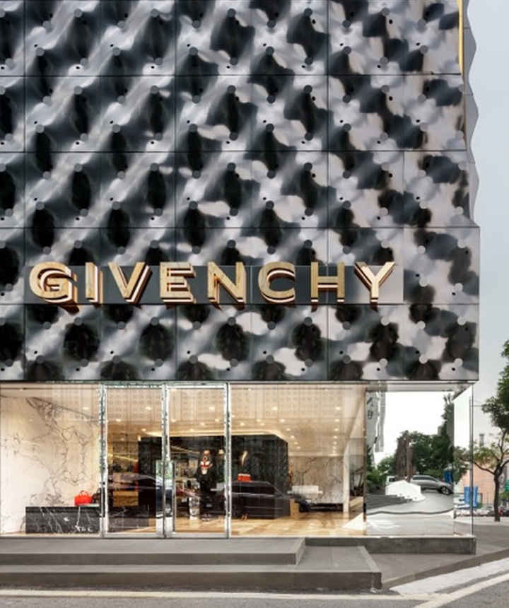 Экстерьер магазина Givenchy flagship в Южной Корее