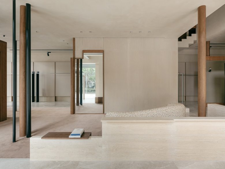 Пространство торгового зала с кассовой зоной Бутик No Such Thing