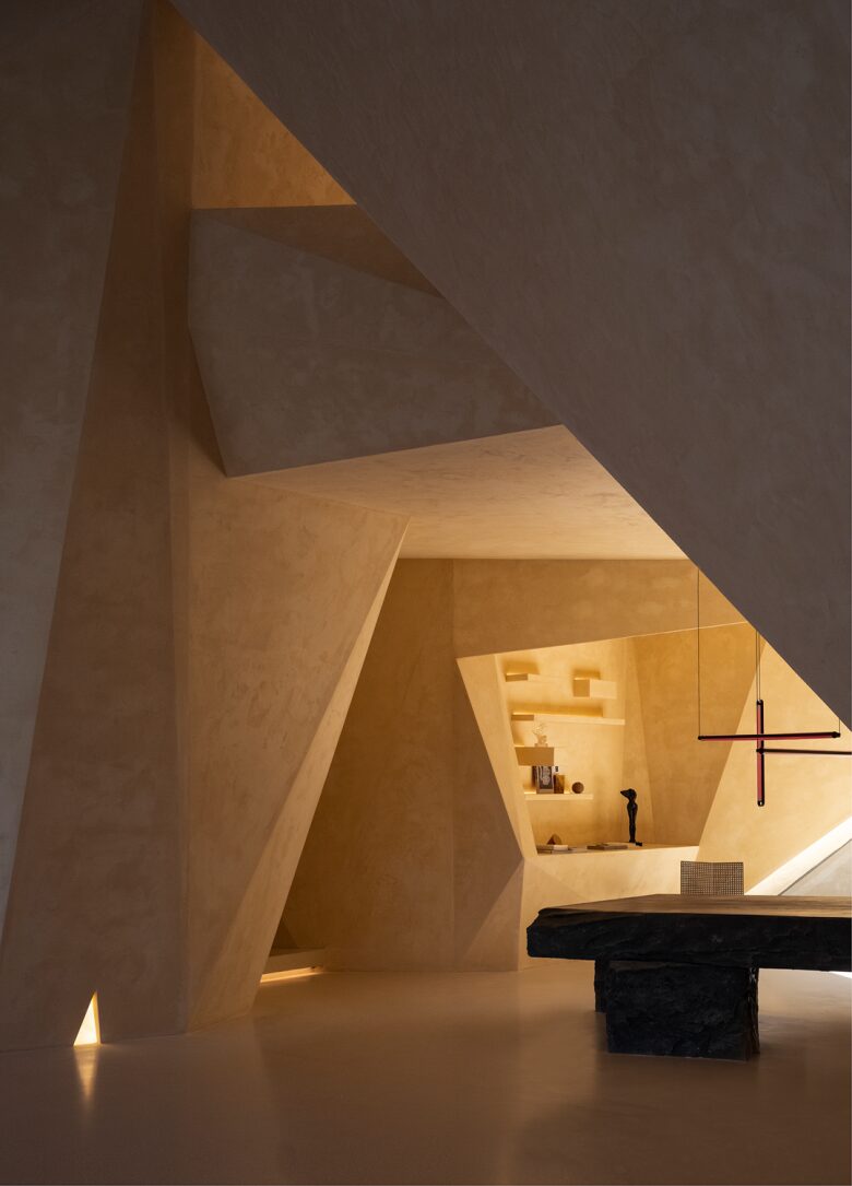 Шоурум Fang Eyewear Геометрический интерьер и витринная ниша