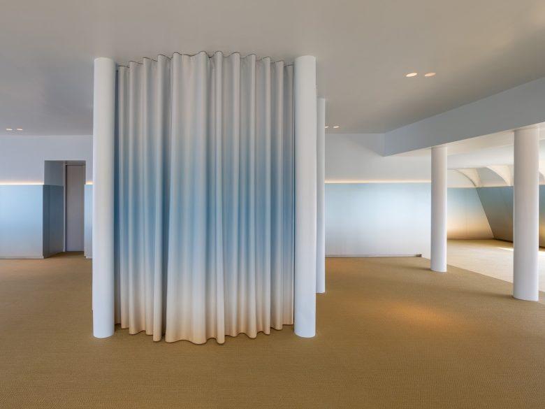 Шторы колонны NIO House Amsterdam