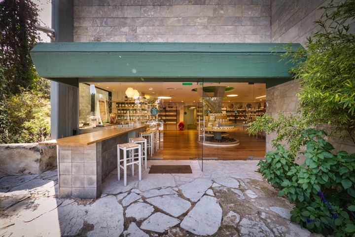 Восхитительный дизайн интерьера магазина лечебных трав Bara Herbs в Израиле
