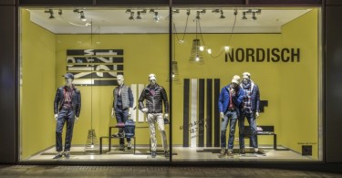Скандинавская лаконичность в витринных экспозициях модного дома ZINSER
