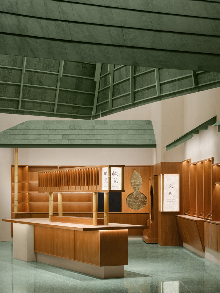 Торговый зал магазина XIEZI деревянный остров под зеленой крышей