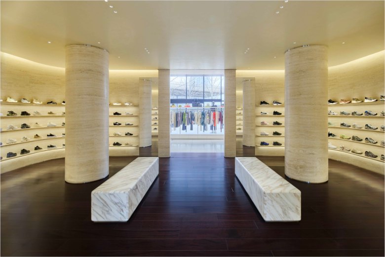 Торговый зал примерочная зона KITH flagship store