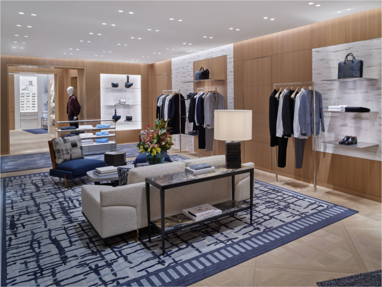 Торговый зал с мягким диваном Dior flagship store