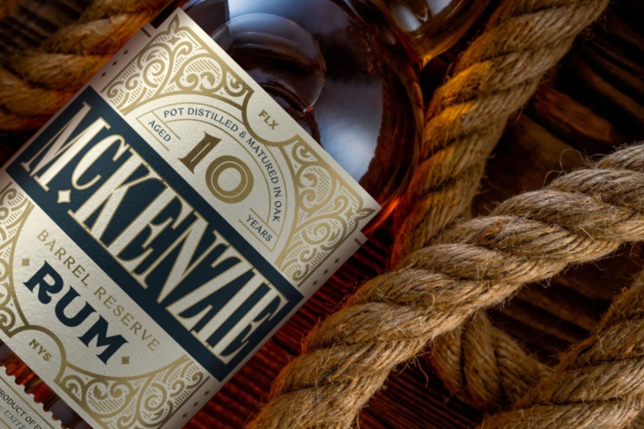 Бутылка рома и канат McKenzie 10-Year Barrel Reserve Rum