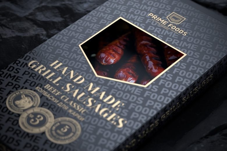 Упаковка колбасок крупным планом Prime Foods