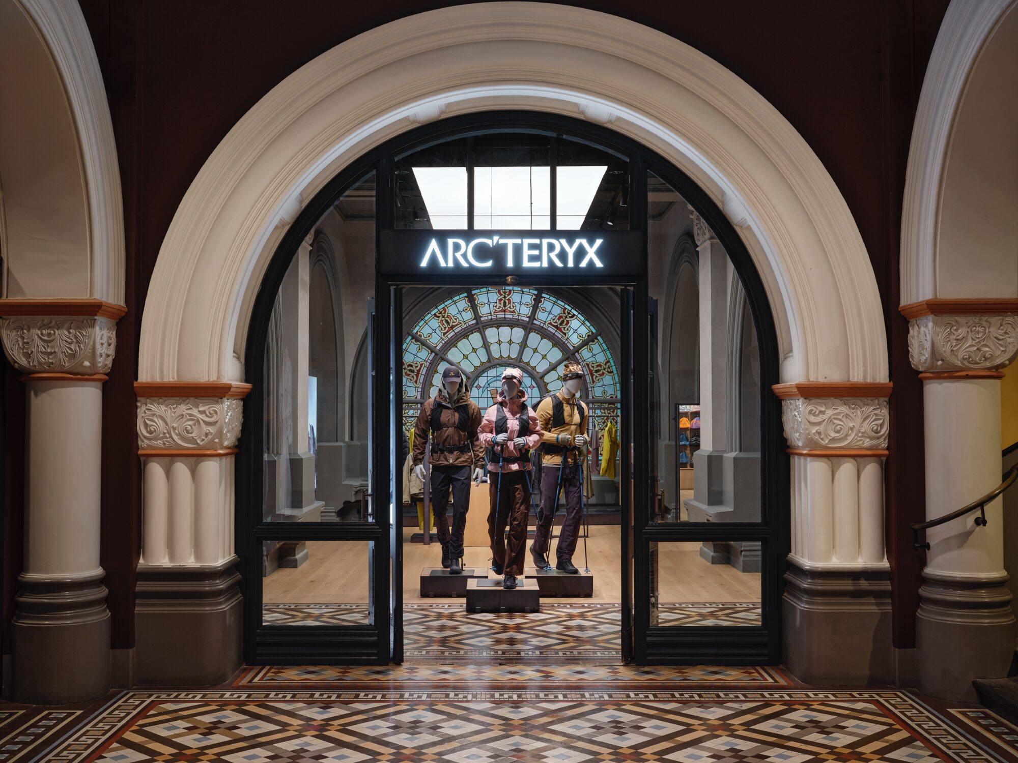 Вход в магазин Arc'teryx