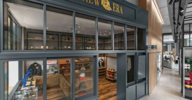 Вход в магазин New Era