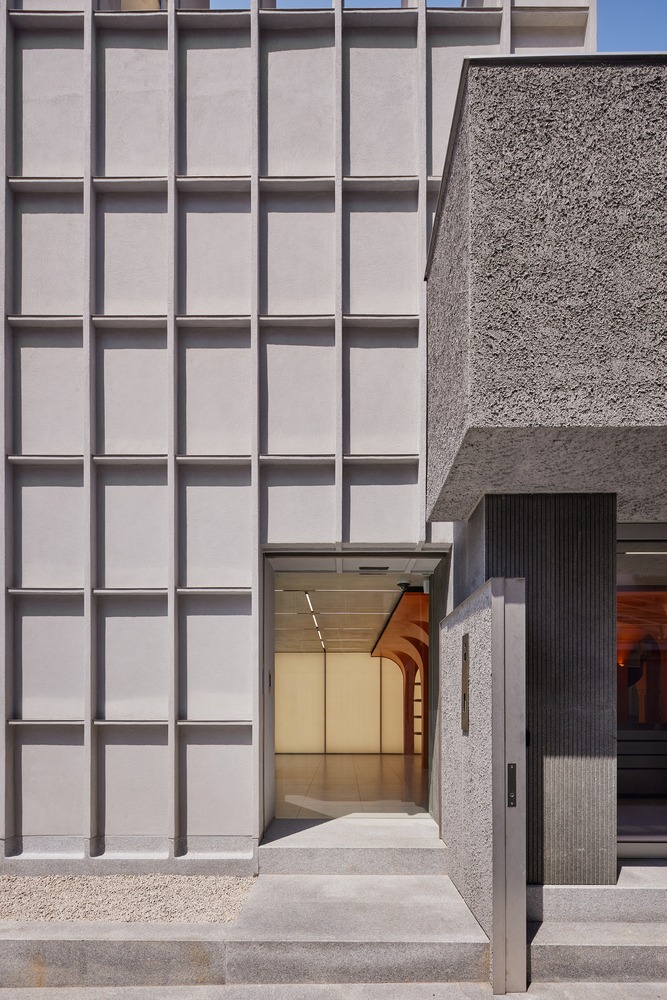 Вход в здание сбоку Yongsan Francoreen HQ