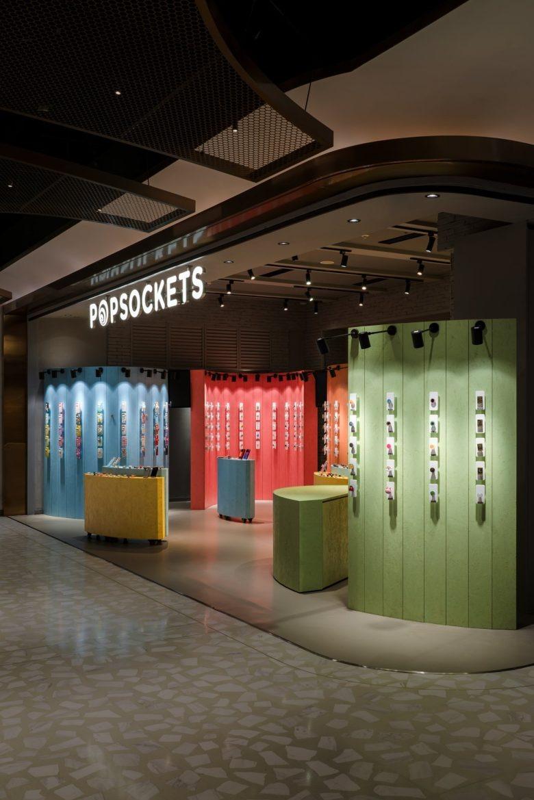 Входная зона магазина POPSOCKETS Pop up Store