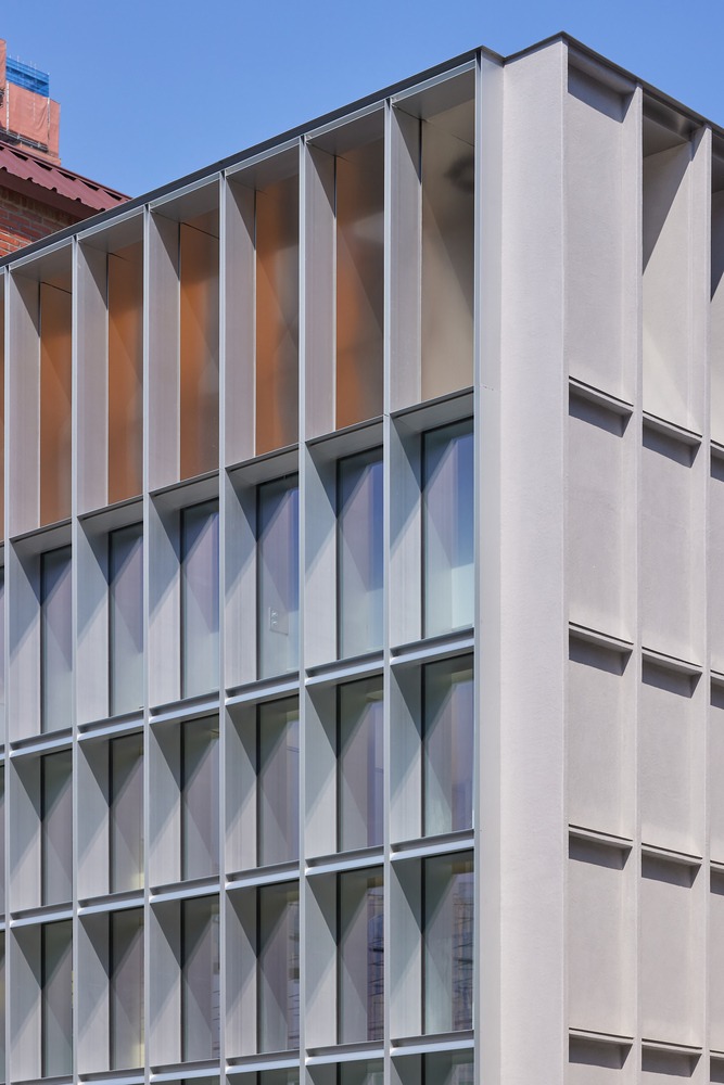 Вид на здание со стороны Yongsan Francoreen HQ