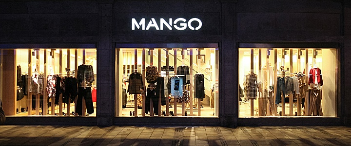 Шикарное оформление витрины магазина MANGO в Германии