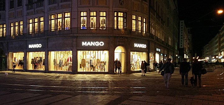 Экстерьер магазина MANGO в Германии