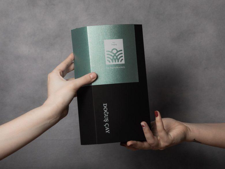 Закрытая коробка чая Doğuş Çay Packaging Redesign
