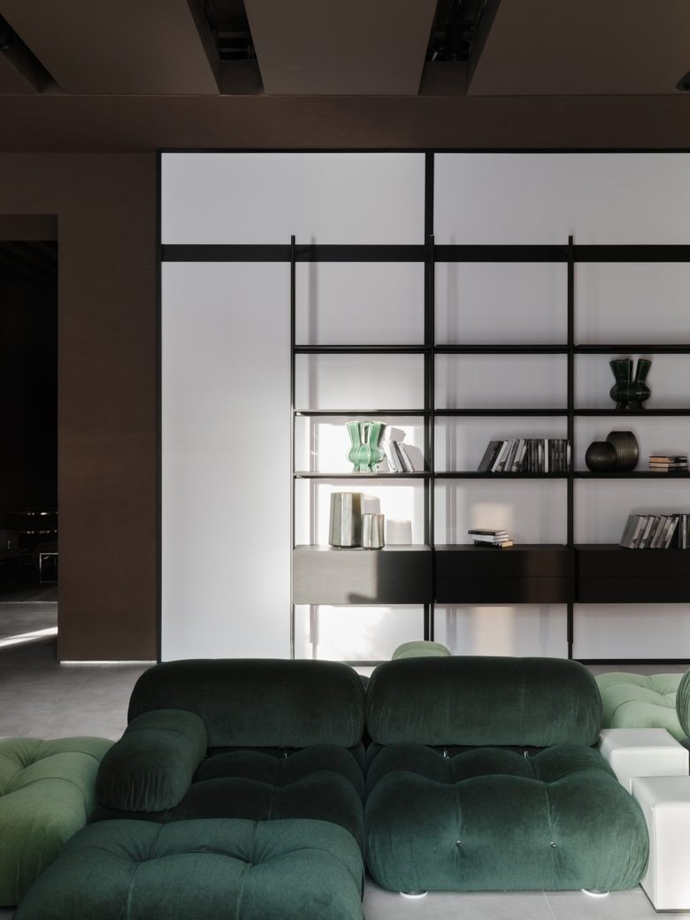 Зеленый диван и система хранения Luxury furniture store Trio-Interior