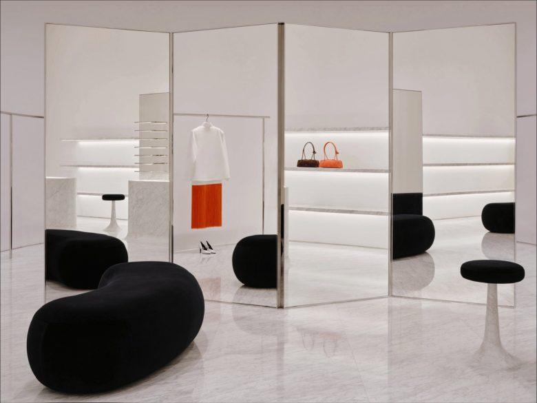 Зона примерки магазина ALAÏA
