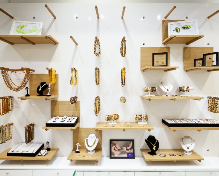 Дизайн интерьера бутика ювелирных украшений Amber Dream в Финляндии