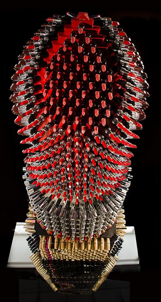 Арт-модель «Гигантская помада» от дизайнера Agne Kisonaite