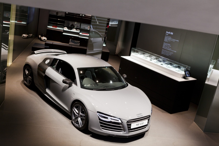 Уникальный автосалон Audi City showroom в Лондоне