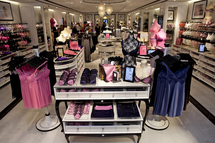 Стильный дизайн магазина женского белья Boux Avenue lingerie